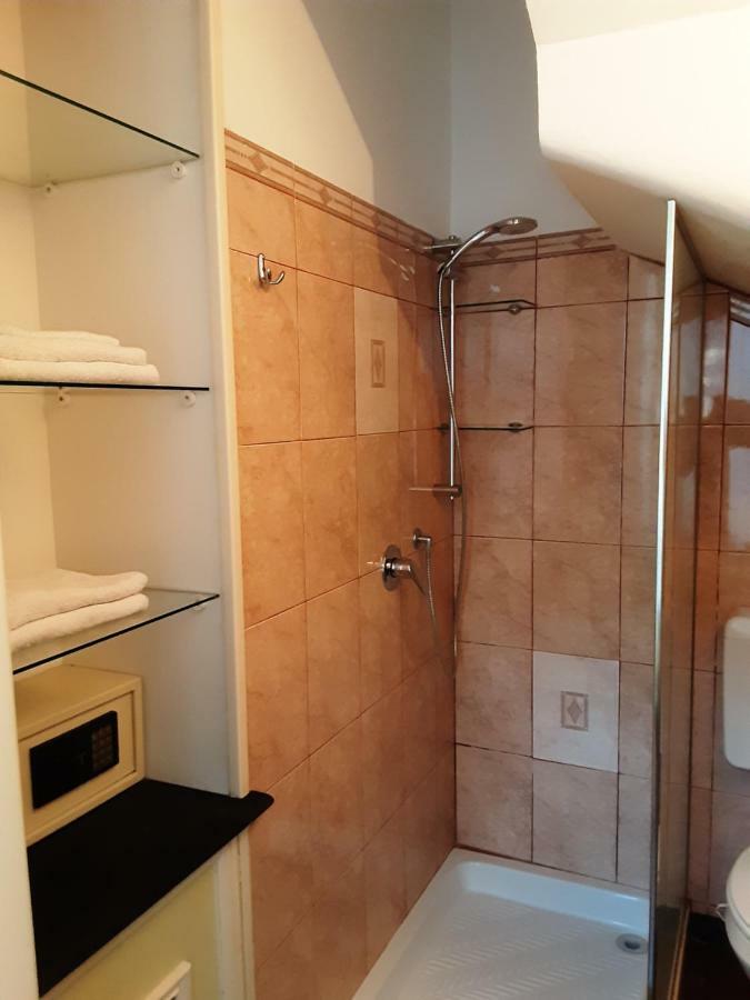 Azzurra Apartment *